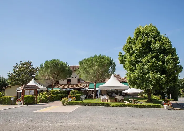 Logis Hotel Et Restaurant La Bombardiere