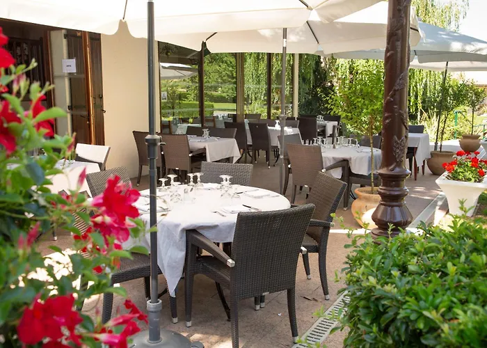Logis Hotel Et Restaurant La Bombardiere