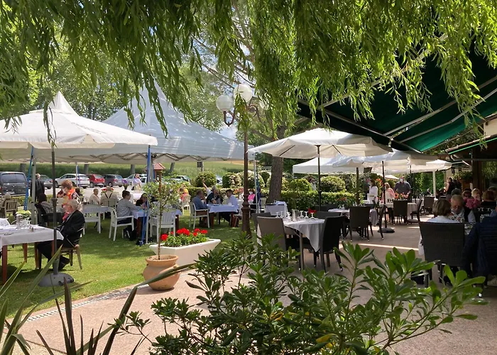 Logis Hotel Et Restaurant La Bombardiere