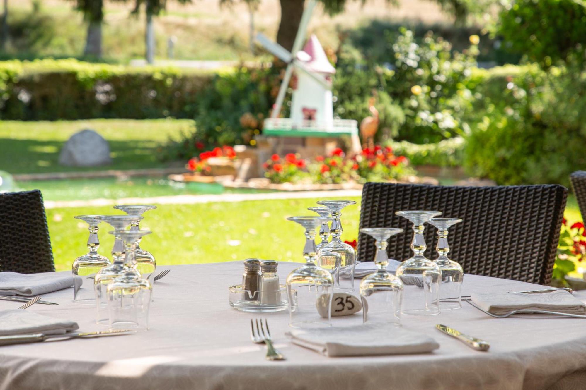 Logis Et Restaurant La Bombardiere Hotel