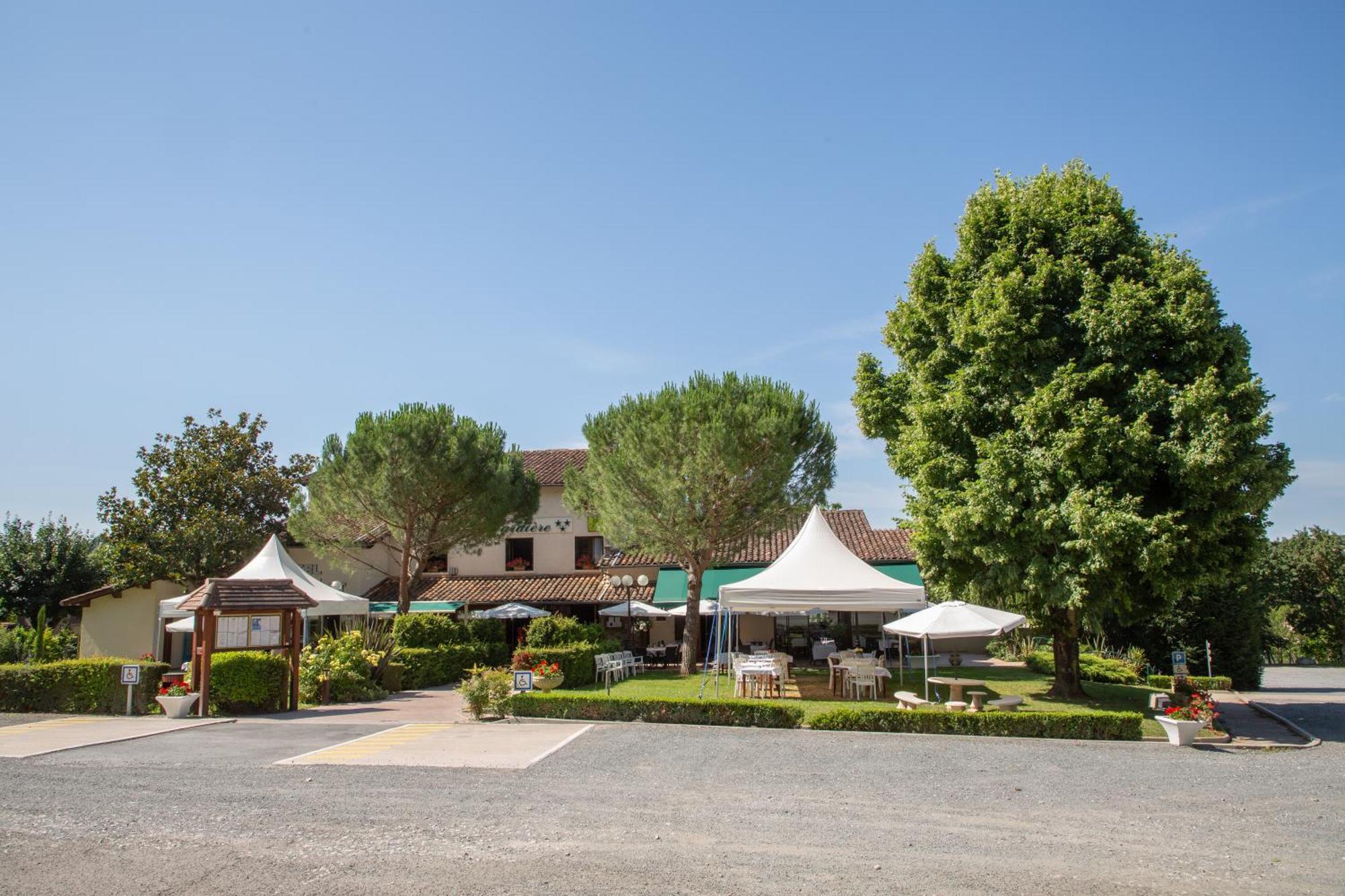 Logis Et Restaurant La Bombardiere