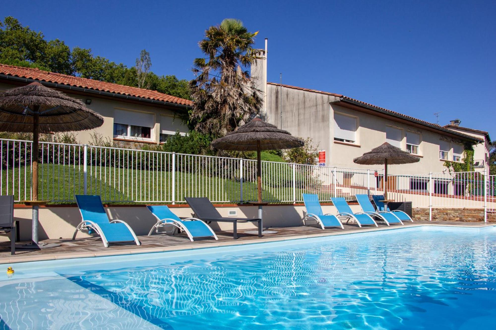Hotel Logis Et Restaurant La Bombardiere 3*