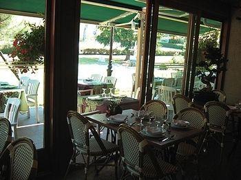 Hotel Logis Et Restaurant La Bombardiere